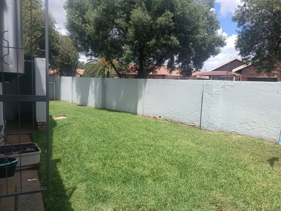 3 Bedroom Property for Sale in Roylglen Gardens Northern Cape